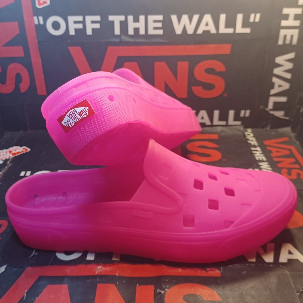 Vans Men's Size 13 Slip-On Trek Water Mule T Shoes Hot Pink VN0005V8AFJ